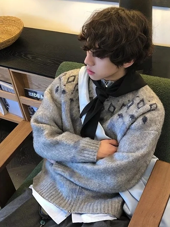 Мужской вязаный свитер-пальто в скандинавском винтажном стиле Fair Isle, осенне-зимний, с вышивкой, длинными рукавами, круглым вырезом, на молнии, повседневный, класса люкс
Мужской вязаный свитер-пальто в скандинавском винтажном стиле Fair Isle, осенне-зимний, с вышивкой, длинными рукавами, круглым вырезом, на молнии, повседневный, класса люкс