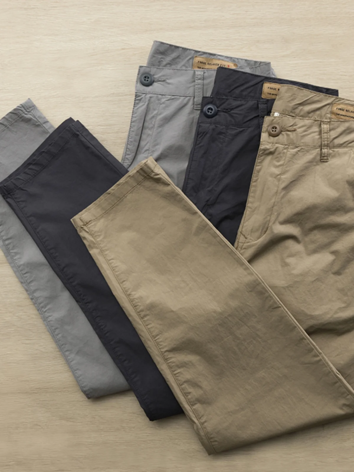 Мужские повседневные хлопковые брюки, свободные прямые брюки, износостойкая деловая рабочая одежда, длинные брюки, удобные универсальные брюки цвета хаки
Мужские повседневные хлопковые брюки, свободные прямые брюки, износостойкая деловая рабочая одежда, длинные брюки, удобные универсальные брюки цвета хаки