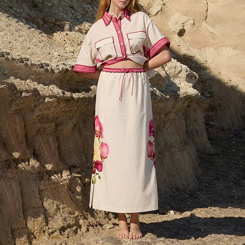 Модный комплект: повседневная рубашка с отложным воротником и коротким рукавом и юбка миди с цветочным принтом, завышенной талией и шнуровкой, комплект из двух предметов
Модный комплект: повседневная рубашка с отложным воротником и коротким рукавом и юбка миди с цветочным принтом, завышенной талией и шнуровкой, комплект из двух предметов