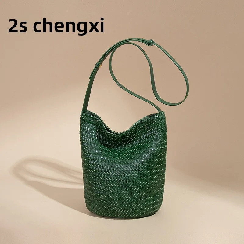 2025 new handmade woven bag, fashionable and versatile bucket bag, daily commuting crossbody bag, women's bag
2025 new handmade woven bag, fashionable and versatile bucket bag, daily commuting crossbody bag, women's bag