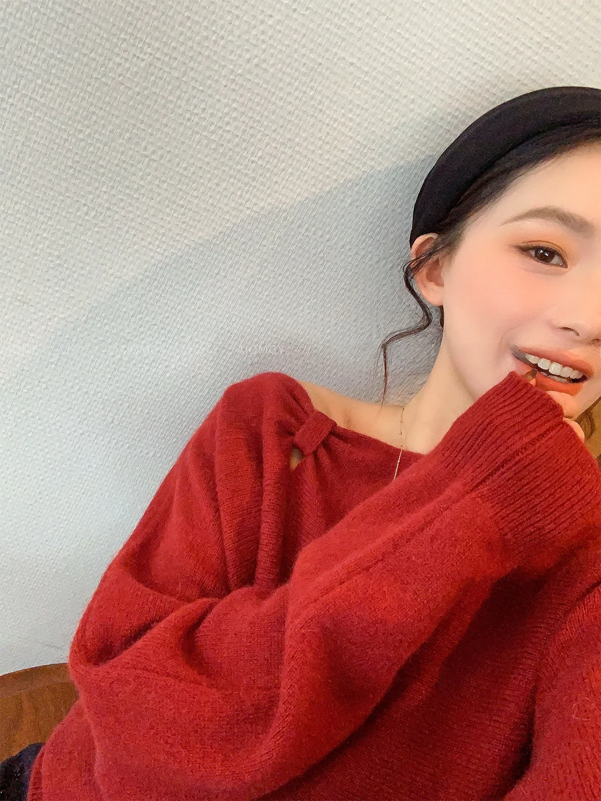 Женский свободный вязаный шерстяной свитер Love Devil Fi с длинными рукавами, дизайнерский, зимний, модный, в корейском стиле, с круглым вырезом
Женский свободный вязаный шерстяной свитер Love Devil Fi с длинными рукавами, дизайнерский, зимний, модный, в корейском стиле, с круглым вырезом