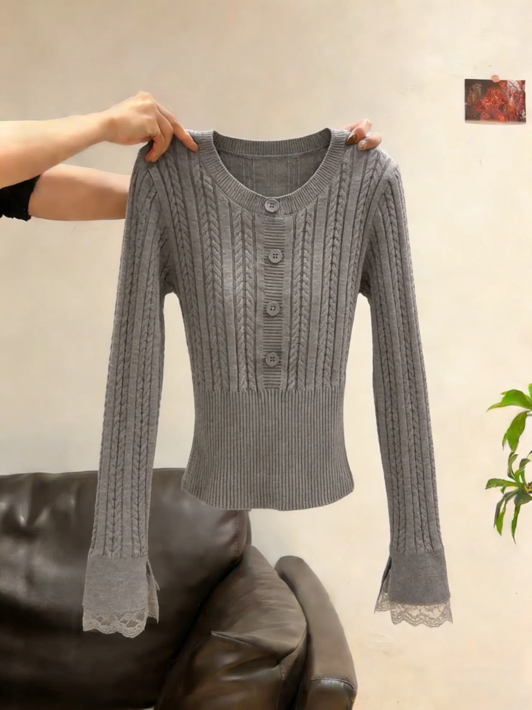 Женский топ Ele Long Sve с вязаными кружевными вставками, облегающий базовый слой, повседневный, стандартный крой, средней мягкости
Женский топ Ele Long Sve с вязаными кружевными вставками, облегающий базовый слой, повседневный, стандартный крой, средней мягкости