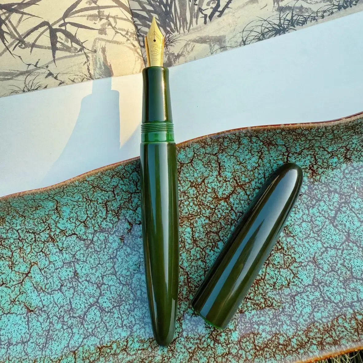 SELMY ручная работа GreenLacquered Cumberland Ebonite твердый резиновый наконечник F перьевая ручка бизнес-студент канцелярские принадлежности письмо подарок
SELMY ручная работа GreenLacquered Cumberland Ebonite твердый резиновый наконечник F перьевая ручка бизнес-студент канцелярские принадлежности письмо подарок