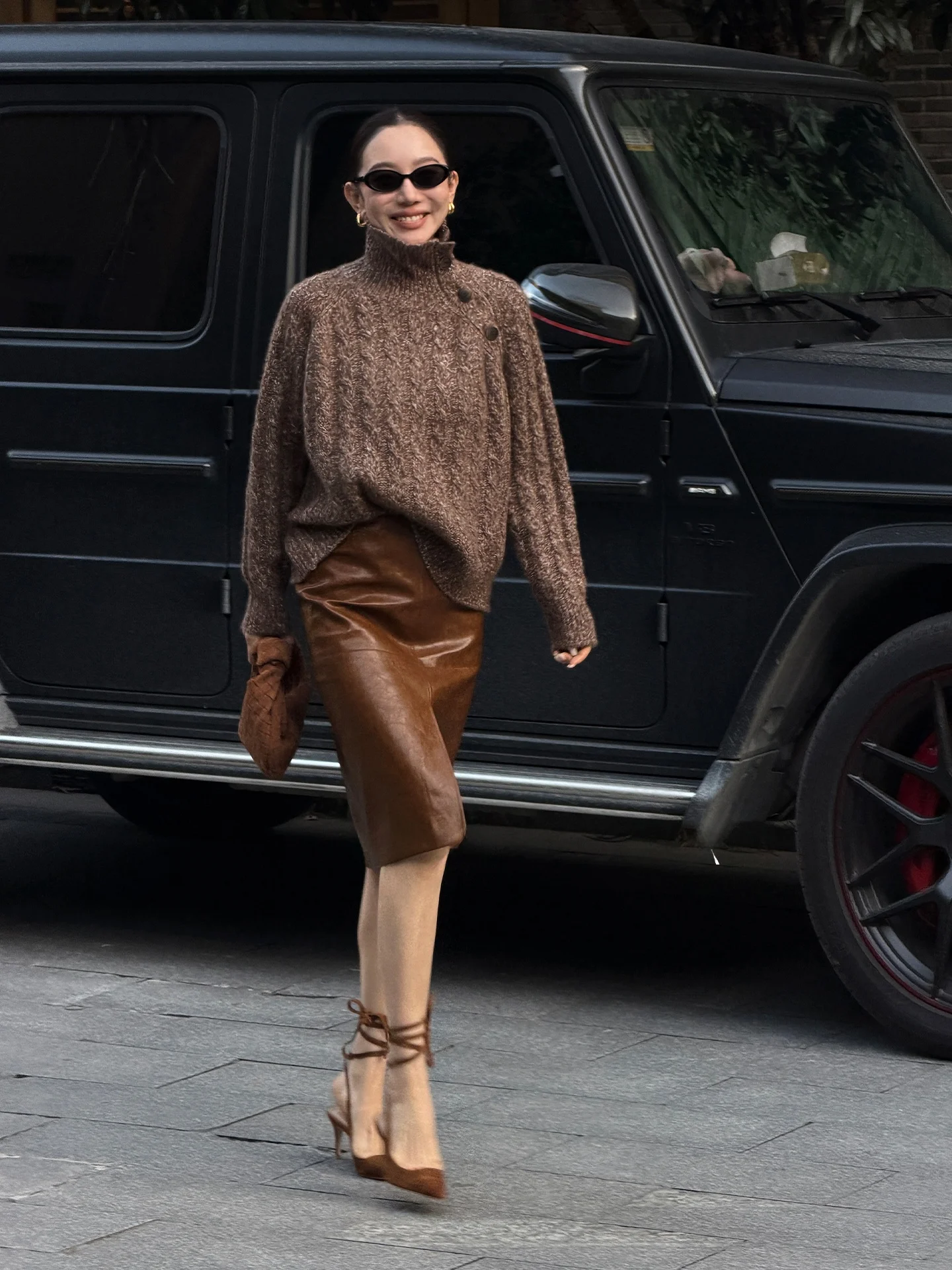 Женский вязаный шерстяной свитер LiHuiEr с высоким воротником, утепленный, зимний, повседневный, однотонный, теплый топ
Женский вязаный шерстяной свитер LiHuiEr с высоким воротником, утепленный, зимний, повседневный, однотонный, теплый топ