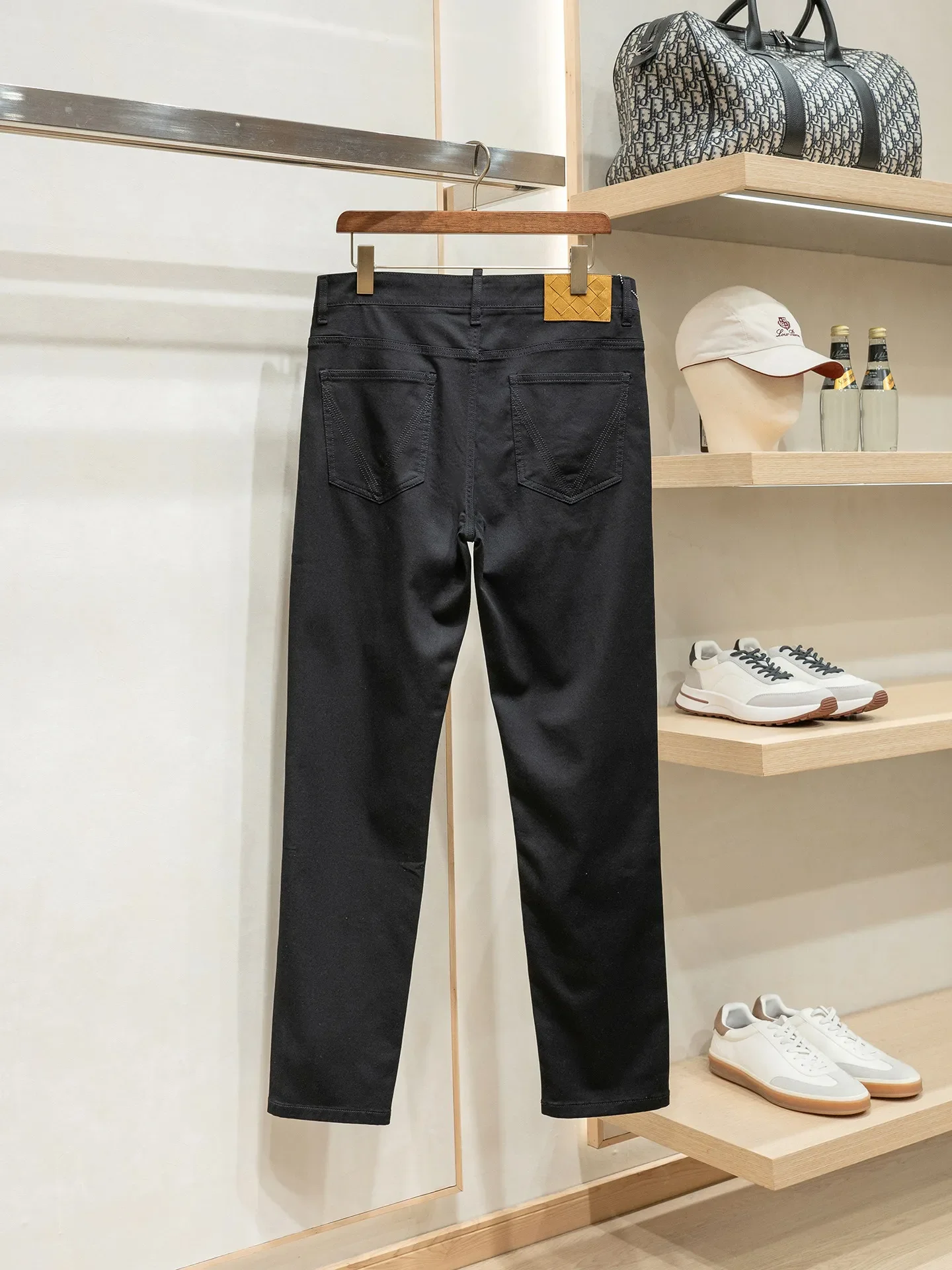 Classic black cow, spring and summer thin slim-fitting casual small straight jeans
Classic black cow, spring and summer thin slim-fitting casual small straight jeans