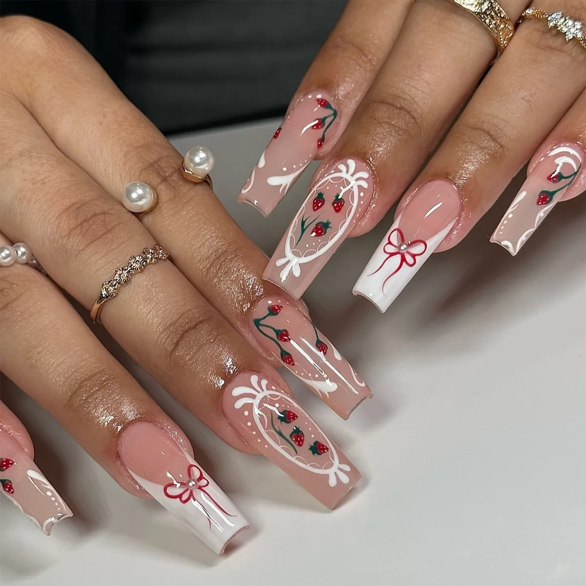 24Pcs Sweet Pink Long Coffin False Nails with Glue Ballet Pearl Nail Art Strawberry Bow French Detachable Fake Press on Nail Tip
24Pcs Sweet Pink Long Coffin False Nails with Glue Ballet Pearl Nail Art Strawberry Bow French Detachable Fake Press on Nail Tip