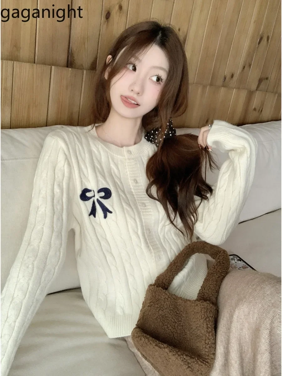 Gaganight Women College Bowknot Embroidery Knitted Cardigan 2024 Women's Early Autumn New Chic Casual Fried Dough Twists Sweater
Gaganight Women College Bowknot Embroidery Knitted Cardigan 2024 Women's Early Autumn New Chic Casual Fried Dough Twists Sweater
