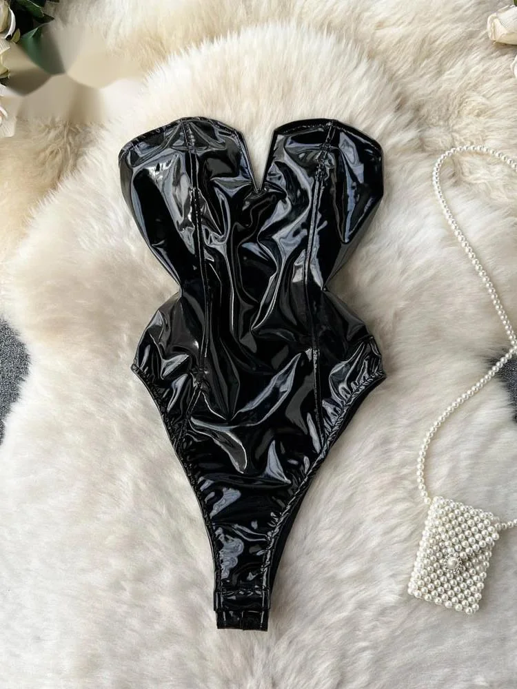 PU Leather Sexy Bodysuits Women Sleeveless Zipper Slim Rompers Summer Streetwear French Style Holidy Vintage Palysuits
PU Leather Sexy Bodysuits Women Sleeveless Zipper Slim Rompers Summer Streetwear French Style Holidy Vintage Palysuits