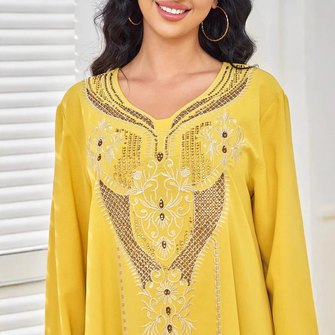 Middle Eastern robe fashion new embroidery diamond Dubai dress party evening dress Muslim simple temperament elegant holiday sty
Middle Eastern robe fashion new embroidery diamond Dubai dress party evening dress Muslim simple temperament elegant holiday sty