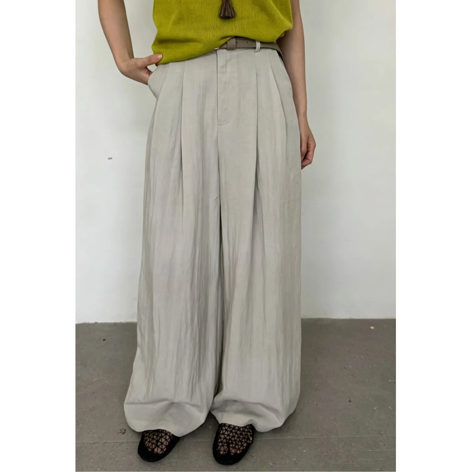 2026 Summer New Retro Style High Waist Wide Leg Pants Simple Casual Knife Pants Korean Chic Versatile Casual Pants
2026 Summer New Retro Style High Waist Wide Leg Pants Simple Casual Knife Pants Korean Chic Versatile Casual Pants