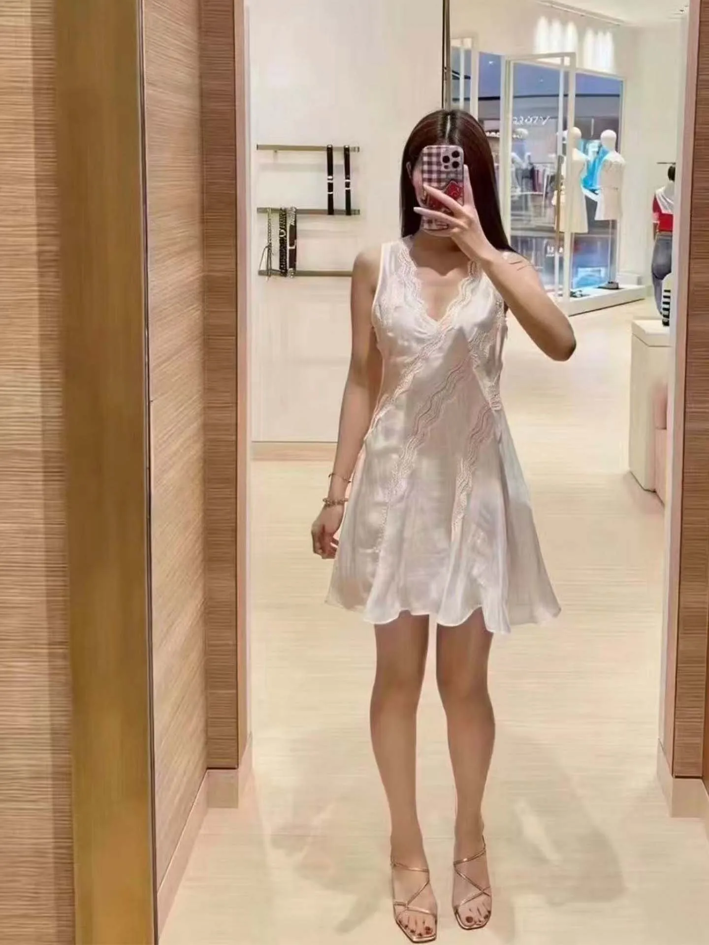 Summer New Arrival Women's White V-Neck Embroidered Two-Piece Set Sleeveless Dress Elegant Style Mid-Waist Other Material
Summer New Arrival Women's White V-Neck Embroidered Two-Piece Set Sleeveless Dress Elegant Style Mid-Waist Other Material
