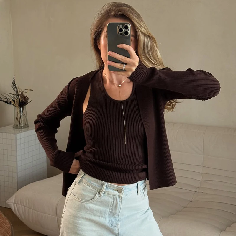 TARUXY U-Neck Knitted Vest Cardigan Two-Piece Set Women's Autumn Slim Vest Elegant Long-Sleeved Knit Cardigan Coat Female Suit
TARUXY U-Neck Knitted Vest Cardigan Two-Piece Set Women's Autumn Slim Vest Elegant Long-Sleeved Knit Cardigan Coat Female Suit