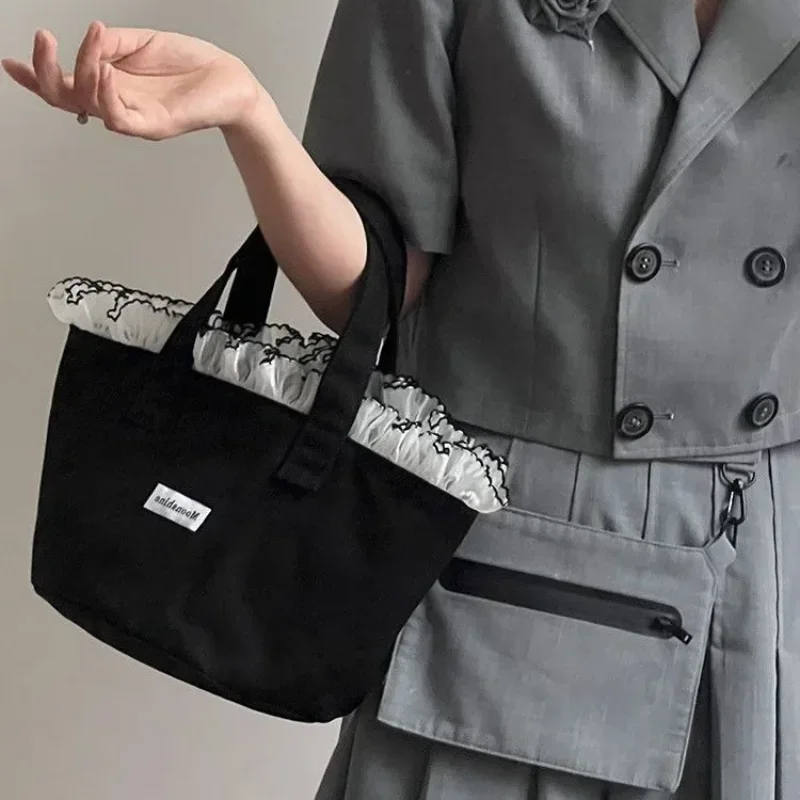 Корейский стиль Ins кружевная холщовая сумка с рюшами маленькая портативная сумка для мамы весна-лето маленькая сумка косметический органайзер для туалетных принадлежностей
Корейский стиль Ins кружевная холщовая сумка с рюшами маленькая портативная сумка для мамы весна-лето маленькая сумка косметический органайзер для туалетных принадлежностей