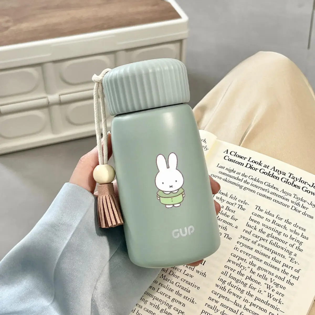 Изолированная чашка Miffy на 400 мл для девочек с высоким внешним видом, большая емкость, милая портативная, компактная и простая для студентов
Изолированная чашка Miffy на 400 мл для девочек с высоким внешним видом, большая емкость, милая портативная, компактная и простая для студентов