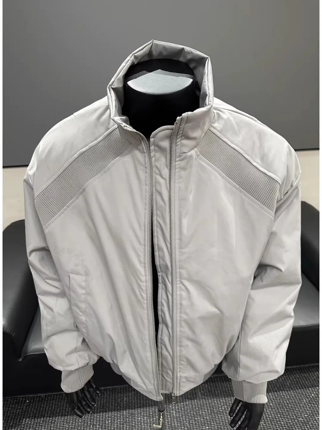 Мужская зимняя функциональная куртка из хлопка с деконструированным пэчворком, большой размер, 300 Pou, американский стиль, с воротником-стойкой, Interli...
Мужская зимняя функциональная куртка из хлопка с деконструированным пэчворком, большой размер, 300 Pou, американский стиль, с воротником-стойкой, Interli...