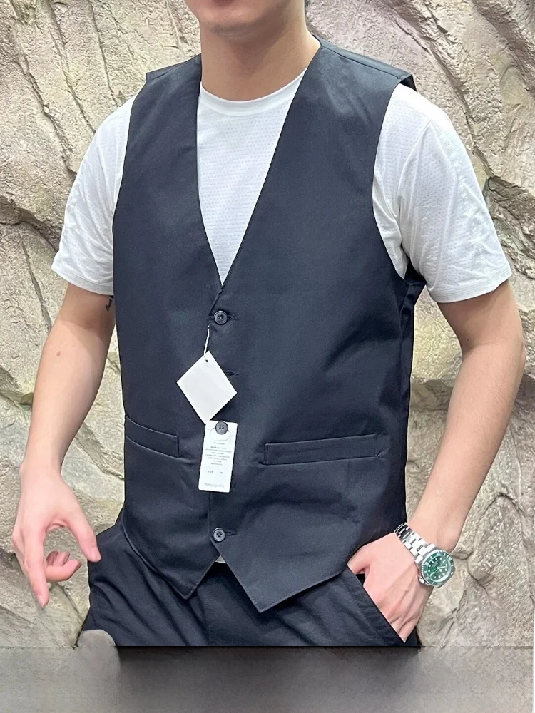 Slim Fit Briti Sle Men's Casual Faion Vest Faionable Youth Busin Casual V-Ne Single Button Pure Color Autumn Wear
Slim Fit Briti Sle Men's Casual Faion Vest Faionable Youth Busin Casual V-Ne Single Button Pure Color Autumn Wear