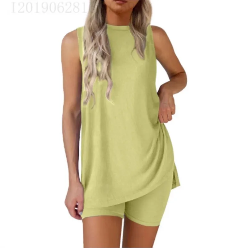 Simple Casual Women Shorts Set Sleeveless Round Neck Pullover Tank Vest Top + Elastic Waist Slim Shorts Solid color Homewear New
Simple Casual Women Shorts Set Sleeveless Round Neck Pullover Tank Vest Top + Elastic Waist Slim Shorts Solid color Homewear New