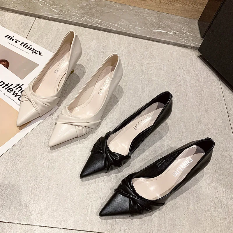 New 2025 High Heels Fashion Versatile Thin Heel Women Shoes Soft Anti Slip Pointed Sandals Elegant Simple Retro Pumps Tacones
New 2025 High Heels Fashion Versatile Thin Heel Women Shoes Soft Anti Slip Pointed Sandals Elegant Simple Retro Pumps Tacones