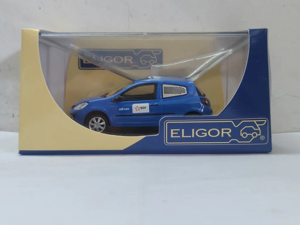 Diecast ELIGOR 1:43 Scale RENAULT Clio Alloy Car Model Collectible Toy Gift Souvenir Display Ornament
Diecast ELIGOR 1:43 Scale RENAULT Clio Alloy Car Model Collectible Toy Gift Souvenir Display Ornament