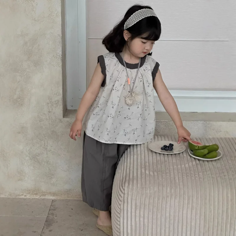 Girls' Sleeveless Strap Top Summer Forest Style2025New Korean Style Floral Casual Pants Children's Set
Girls' Sleeveless Strap Top Summer Forest Style2025New Korean Style Floral Casual Pants Children's Set