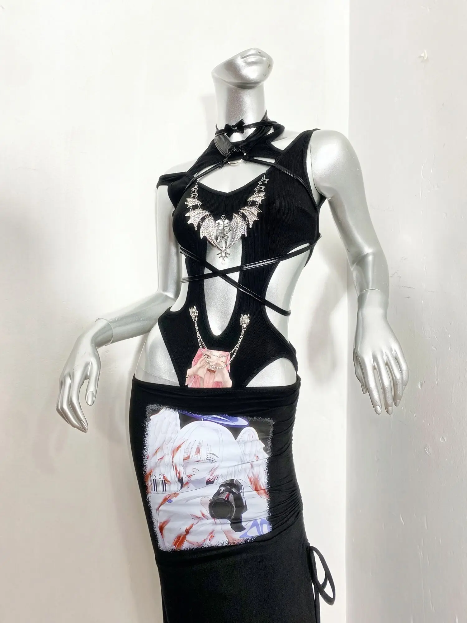 Gothic Dark Cut Jumpsuit+Irregular Slit Drawstring Long Skirt Set Dancing Dress Heavy Metal Series
Gothic Dark Cut Jumpsuit+Irregular Slit Drawstring Long Skirt Set Dancing Dress Heavy Metal Series