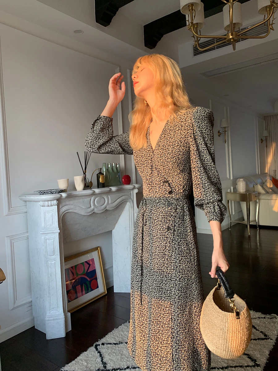 Ruelle Floral Print Midi Dr Slimming Waist Design Long Sve High Waist A-Line Vintage Sle Commute Dr
Ruelle Floral Print Midi Dr Slimming Waist Design Long Sve High Waist A-Line Vintage Sle Commute Dr