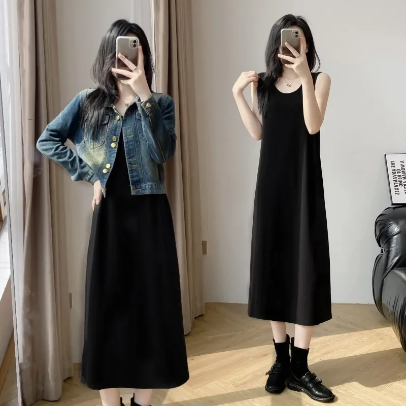 A complete set of early autumn wear, new sleeveless dress, children's denim short jacket with vest and long skirt.
A complete set of early autumn wear, new sleeveless dress, children's denim short jacket with vest and long skirt.