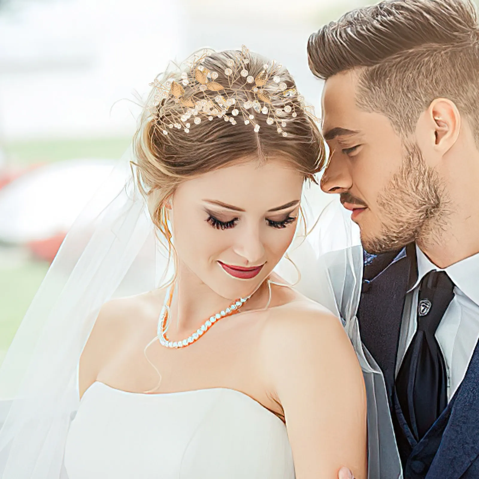 Elegant Pearls Rhinestone Headband Lightweight Zinc Alloy Bridal Hair Accessory for Wedding Birthday Engagement Party
Elegant Pearls Rhinestone Headband Lightweight Zinc Alloy Bridal Hair Accessory for Wedding Birthday Engagement Party