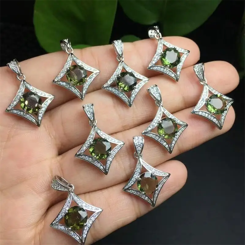 S925 Natural Czech Meteorite Pendant Crystal Carving Polishing Mature Charm Jewelry Birthday Holiday Gift 1pcs
S925 Natural Czech Meteorite Pendant Crystal Carving Polishing Mature Charm Jewelry Birthday Holiday Gift 1pcs