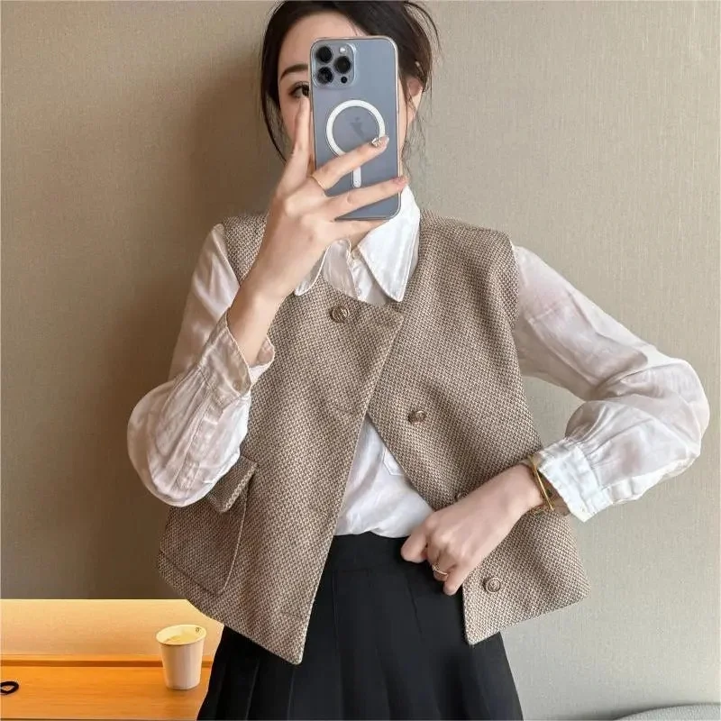 Women Fashion Sleeveless Coat French Ladies Round Neck Patchwork Waistcoat Tops Spring Autumn Female High-end Casual Vest Jacket
Women Fashion Sleeveless Coat French Ladies Round Neck Patchwork Waistcoat Tops Spring Autumn Female High-end Casual Vest Jacket