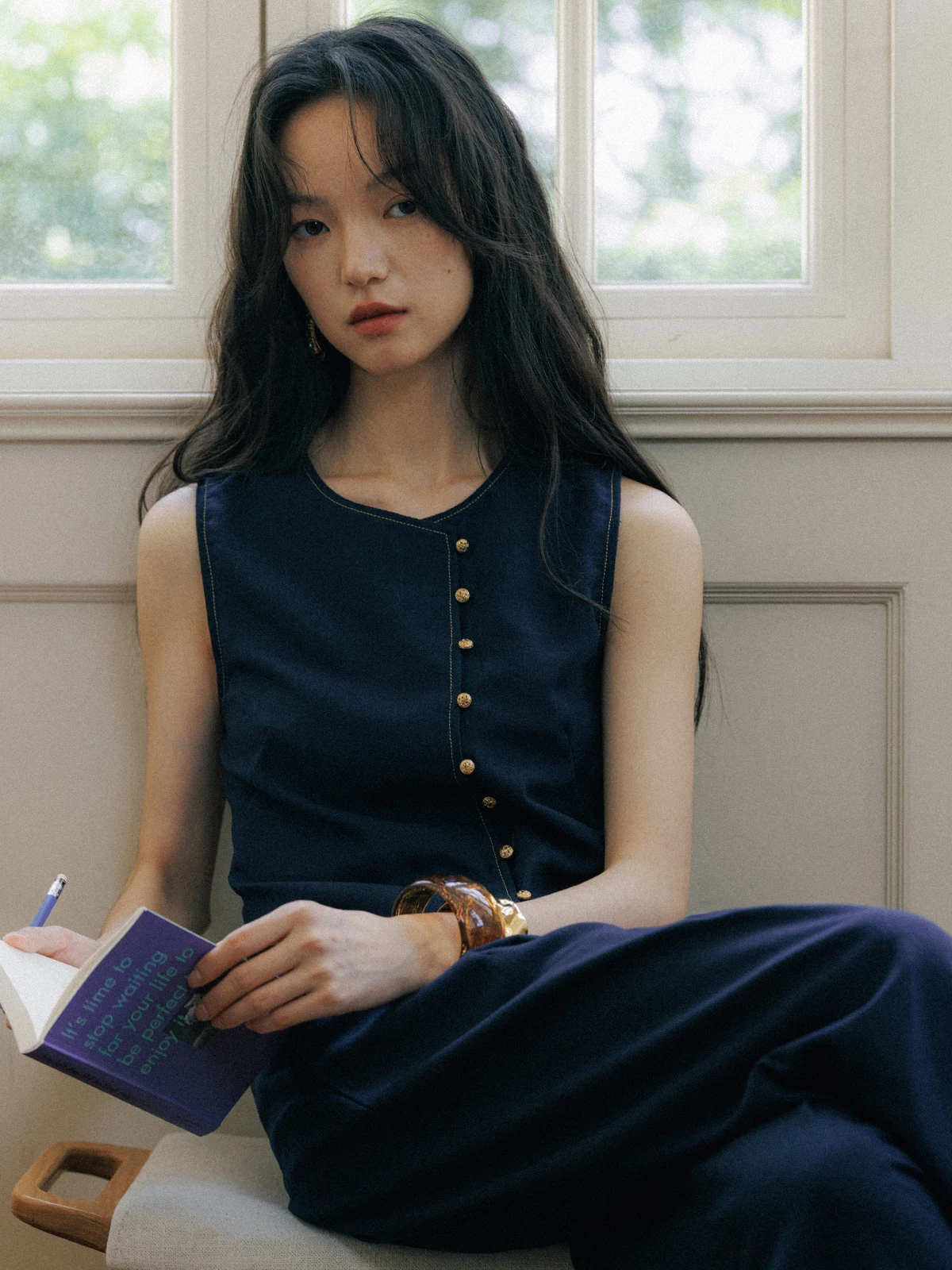 Льняной жилет SOTHEMOS Anti-Wrinkle Linen Series свободного кроя с круглым вырезом и золотыми пуговицами, синий, для повседневной носки, размер L
Льняной жилет SOTHEMOS Anti-Wrinkle Linen Series свободного кроя с круглым вырезом и золотыми пуговицами, синий, для повседневной носки, размер L