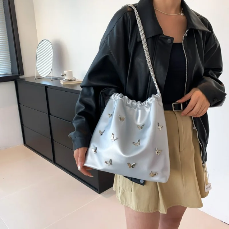 High-End Women's Classic Paris Leather Shoulder Bag Fashionable Elegant Ladies Casual Simple Vintage Crossbody Bag
High-End Women's Classic Paris Leather Shoulder Bag Fashionable Elegant Ladies Casual Simple Vintage Crossbody Bag