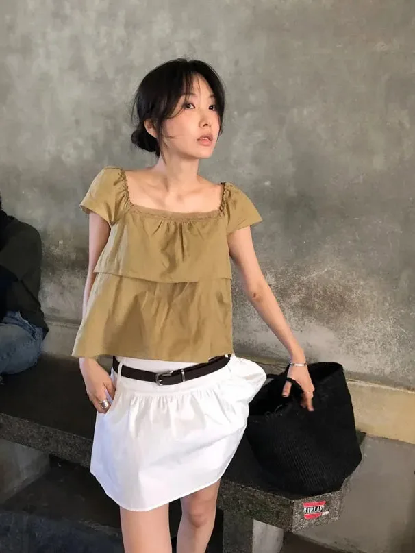 Gentle Ceiling Retro Square Collar Short Sleeve Shirt New Linen Miniature Sleeve Top Half Skirt Women's Fashion Summer Set
Gentle Ceiling Retro Square Collar Short Sleeve Shirt New Linen Miniature Sleeve Top Half Skirt Women's Fashion Summer Set