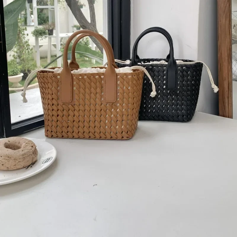 Niche Luxury Design Women's Bag Korean Style Handbag 2024 New Summer Beach Bag Fashion Crossbody Bag
Niche Luxury Design Women's Bag Korean Style Handbag 2024 New Summer Beach Bag Fashion Crossbody Bag