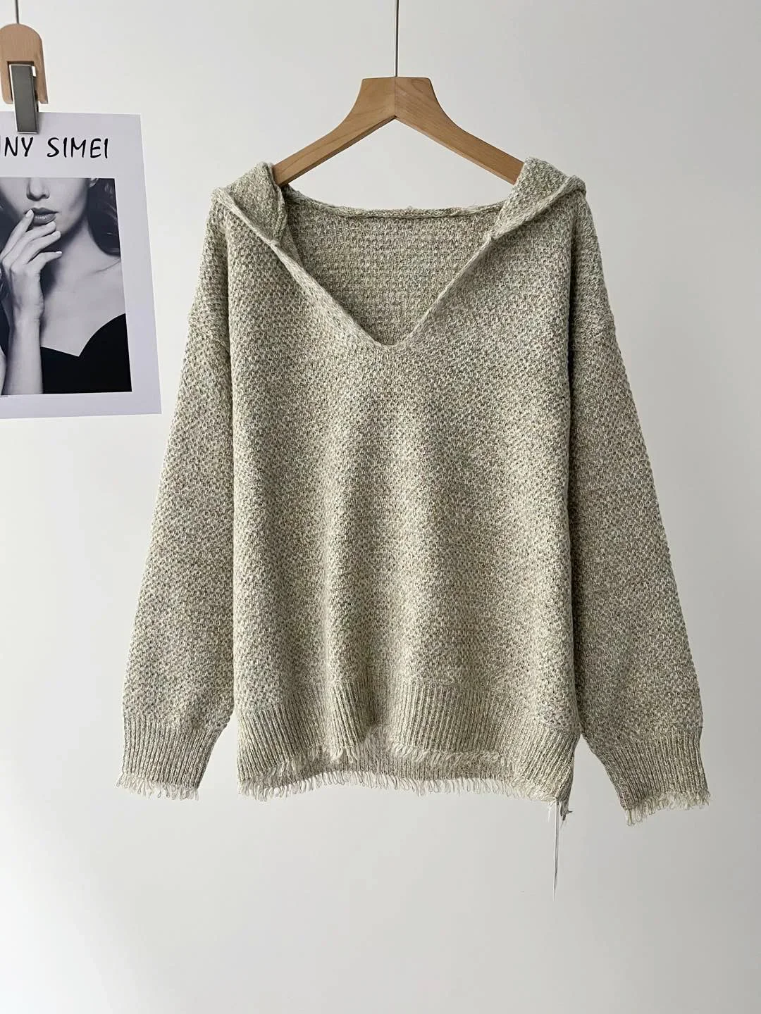 Cotton-blended flower-clipped hooded jumper autumn and winter lazy loose and thin knitted sweater 51c
Cotton-blended flower-clipped hooded jumper autumn and winter lazy loose and thin knitted sweater 51c