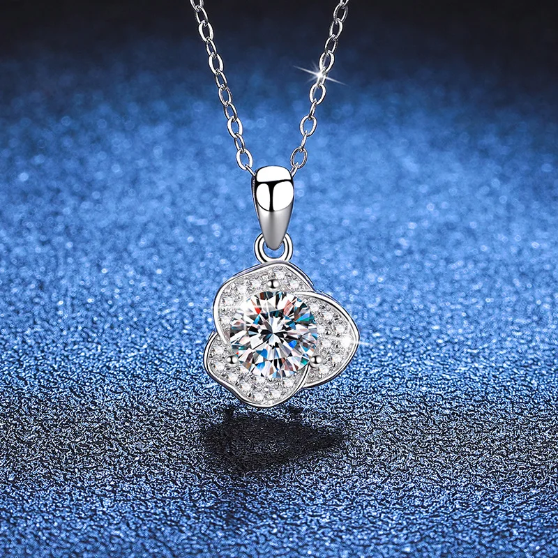 European and American Platinum PT95018k Gold Necklace Women's Moissanite Light Luxury Rose Camellia 1 Carat Moissanite Necklace
European and American Platinum PT95018k Gold Necklace Women's Moissanite Light Luxury Rose Camellia 1 Carat Moissanite Necklace