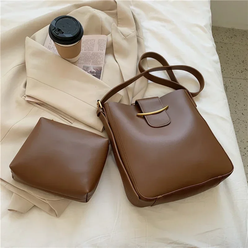 2Pcs Large Capacity Bag Women's Spring Korean Version Simple Retro Fashionable Western-style One Shoulder Crossbody Bucket Bag
2Pcs Large Capacity Bag Women's Spring Korean Version Simple Retro Fashionable Western-style One Shoulder Crossbody Bucket Bag