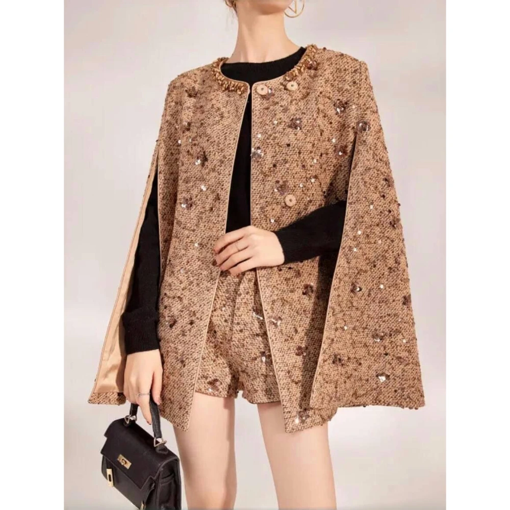 Tweed Woven Cloak Outwear For Women 2025 Luxury Beading Sequin Shawl Cape Coat O Neck Winter
Tweed Woven Cloak Outwear For Women 2025 Luxury Beading Sequin Shawl Cape Coat O Neck Winter
