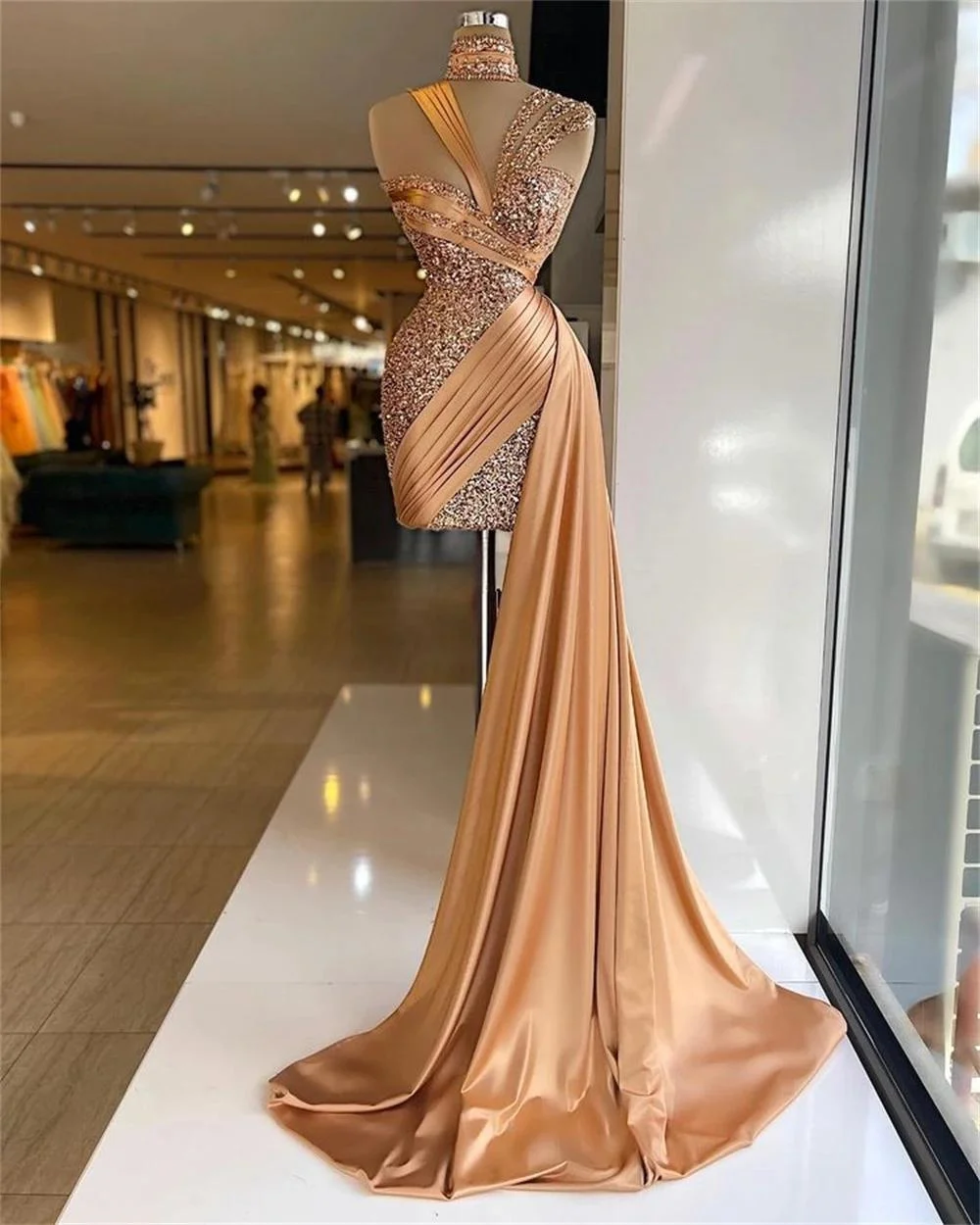 2024 Sparkle Gold Mermaid Evening Dresses with Over Skirt Sequin Pleat Short Prom Gowns High Collar Ladies Sexy vestido de novia
2024 Sparkle Gold Mermaid Evening Dresses with Over Skirt Sequin Pleat Short Prom Gowns High Collar Ladies Sexy vestido de novia
