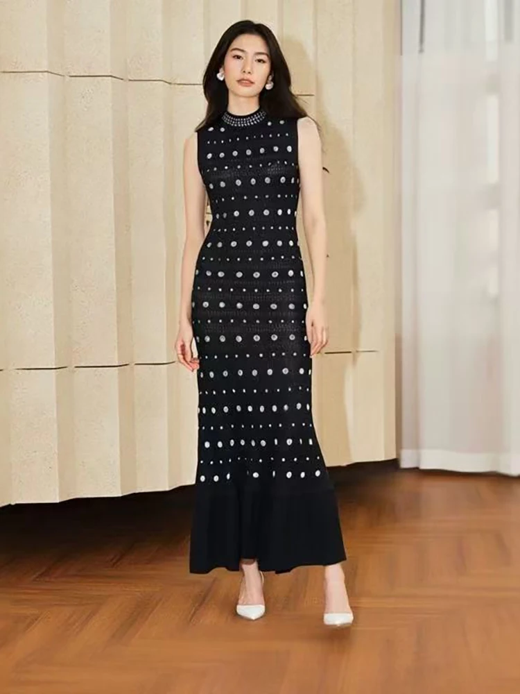 New women's dress black slim sleeveless long dress French classic Hepburn style heavy industry riveted ruffled knit dress dress
New women's dress black slim sleeveless long dress French classic Hepburn style heavy industry riveted ruffled knit dress dress