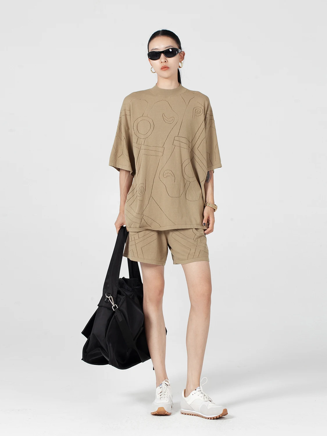 Комплект из хлопковых шорт и футболки Biossance Time Traveler свободного кроя с карманами, роскошный стиль, женская мода, осень-весна
Комплект из хлопковых шорт и футболки Biossance Time Traveler свободного кроя с карманами, роскошный стиль, женская мода, осень-весна