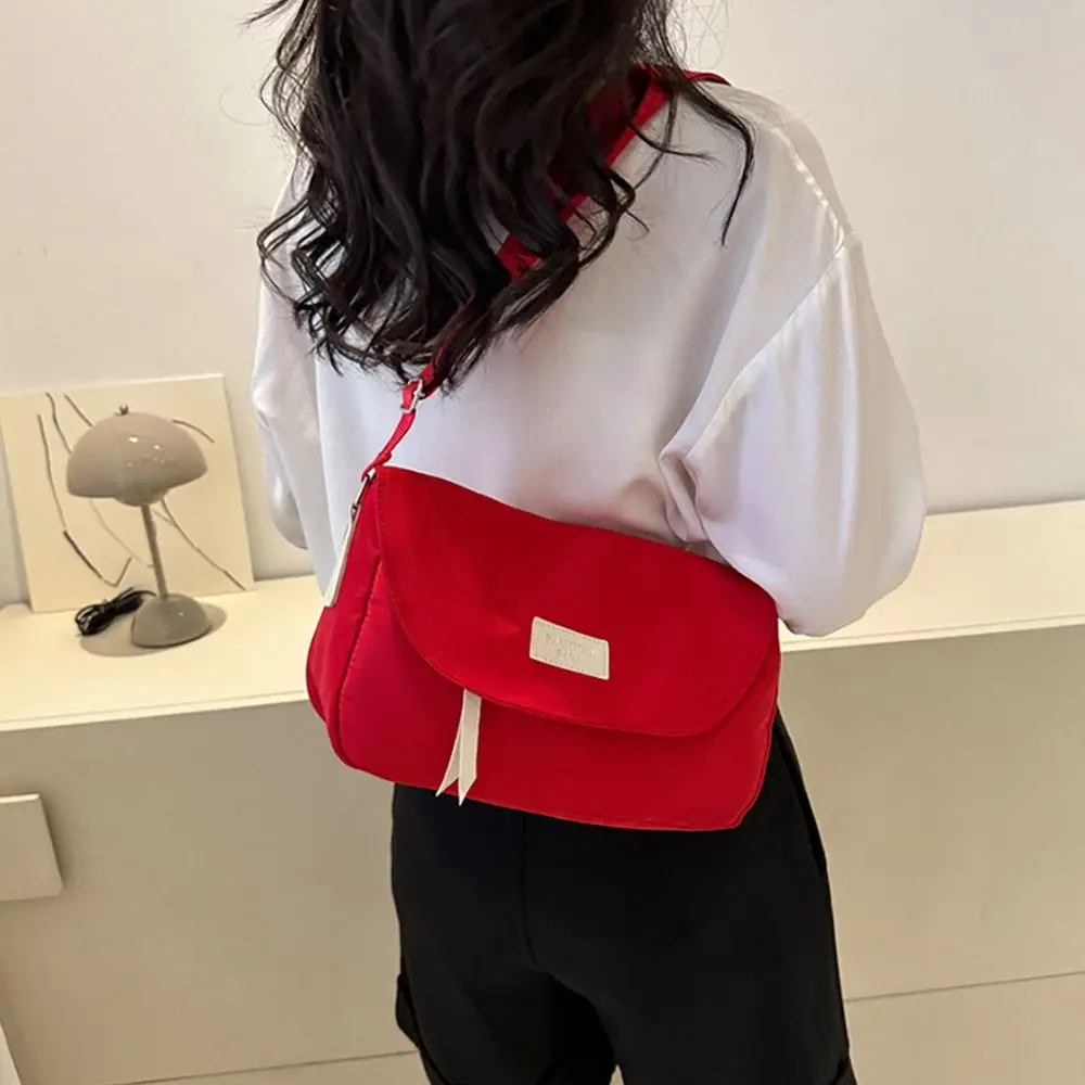 Nylon Single Shoulder Bag Fashion Solid Color Simple Hobo Tote Handbag Y2k Crossbody Bags Girls
Nylon Single Shoulder Bag Fashion Solid Color Simple Hobo Tote Handbag Y2k Crossbody Bags Girls