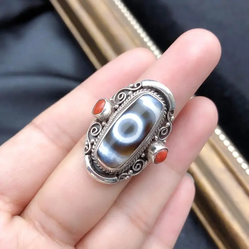 Ethnic Style Relief Lines Flower Ring Women Jewelry Personality Nine-eyed Bead Ring Female Infex Finger Accessories
Ethnic Style Relief Lines Flower Ring Women Jewelry Personality Nine-eyed Bead Ring Female Infex Finger Accessories