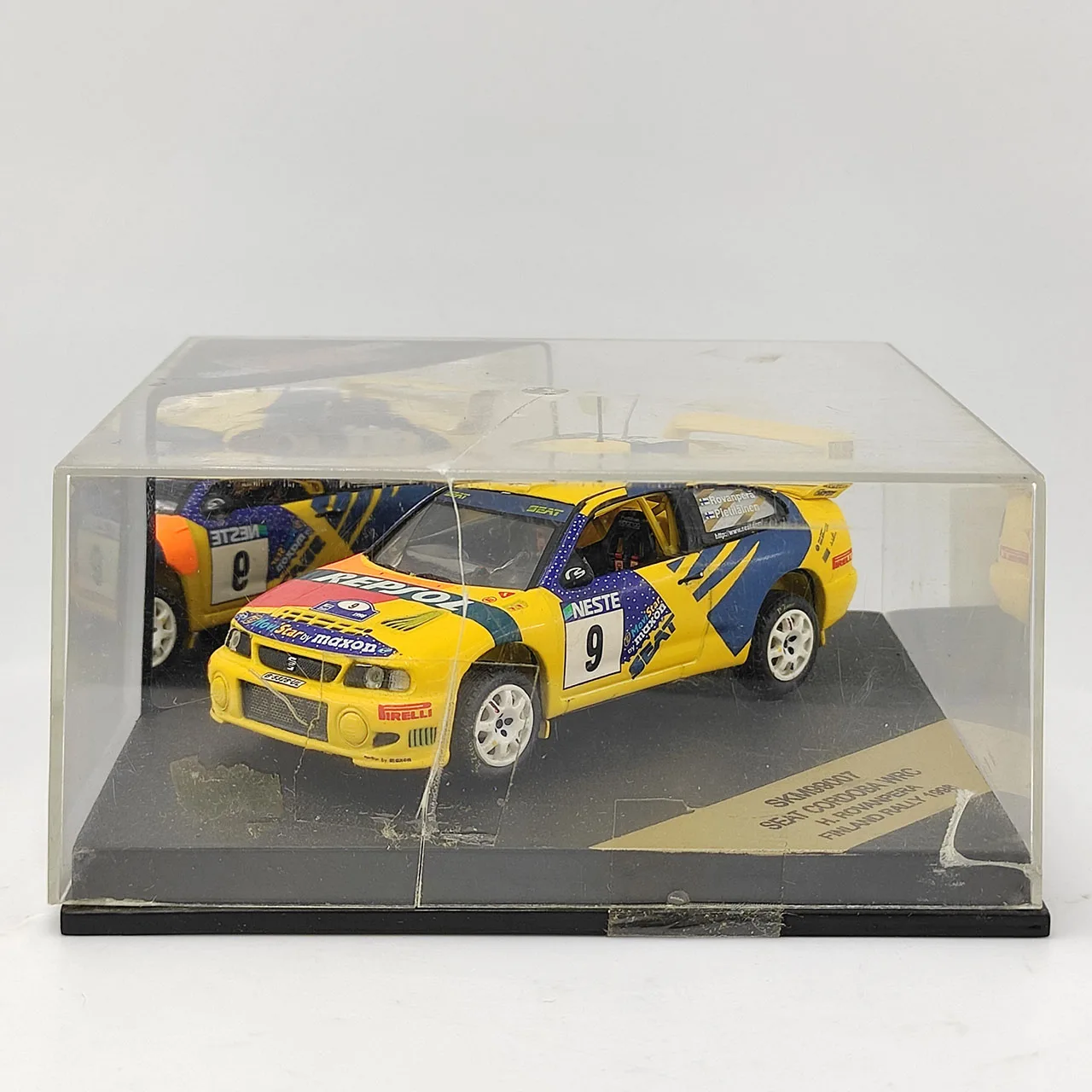 Коробка с дефектом поверхности краски, потрескавшаяся литая под давлением SKID, масштаб 1:43, финский раллий, 1998, модель автомобиля из желтого сплава, Коллекционная игрушка, подарок, сувенир
Коробка с дефектом поверхности краски, потрескавшаяся литая под давлением SKID, масштаб 1:43, финский раллий, 1998, модель автомобиля из желтого сплава, Коллекционная игрушка, подарок, сувенир