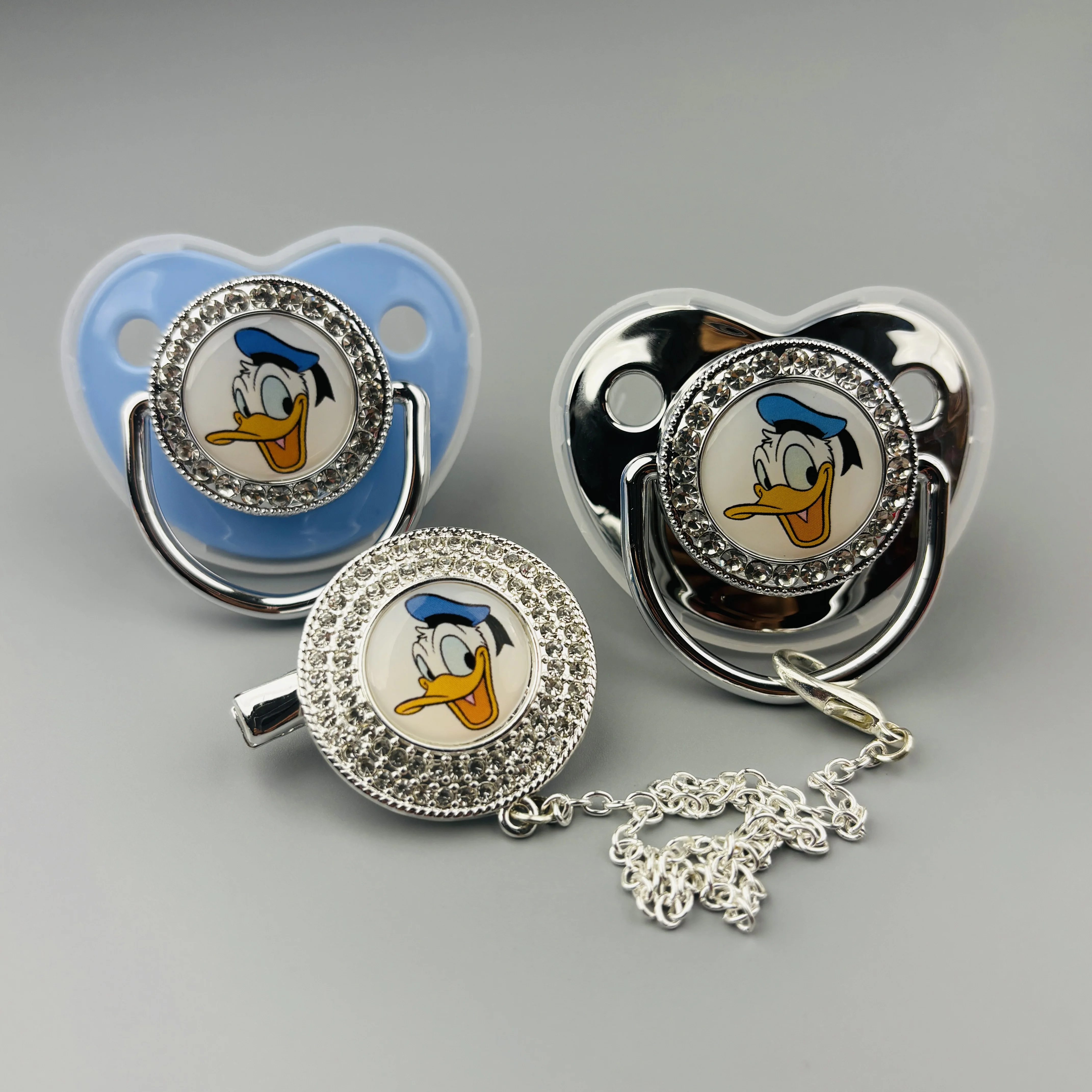 Детская соска и зажим-цепочка Kawaii 3D плюшевая головка повязка для волос для новорожденных пищевая силиконовая накладная соска подарок для детского душа
Детская соска и зажим-цепочка Kawaii 3D плюшевая головка повязка для волос для новорожденных пищевая силиконовая накладная соска подарок для детского душа