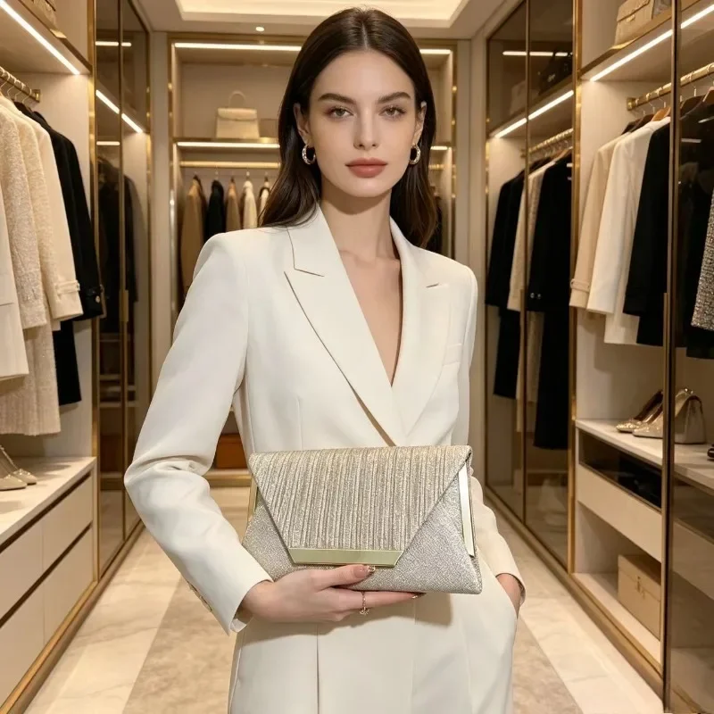High-End Women's One-Shoulder Messenger Bag for Dinner Celebrity Bar Party Banquet Clutch Fashionable Evening Handbag
High-End Women's One-Shoulder Messenger Bag for Dinner Celebrity Bar Party Banquet Clutch Fashionable Evening Handbag
