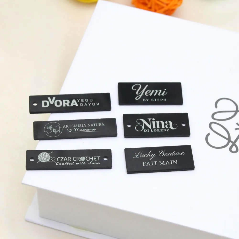 25/50/100pcs Personalized Hand Made Clothe Label Tag Engraved Acrylic Clothing Tags Handmade DIY Bag Sewing Garment Accessories
25/50/100pcs Personalized Hand Made Clothe Label Tag Engraved Acrylic Clothing Tags Handmade DIY Bag Sewing Garment Accessories