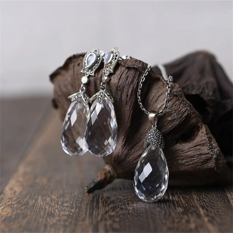 1Piece Facet Like Pineapply Water Drop Crystals Jewelry Sets Women 925 Silver Marcasite Tulip Studs Earrings Pandants NO Chains
1Piece Facet Like Pineapply Water Drop Crystals Jewelry Sets Women 925 Silver Marcasite Tulip Studs Earrings Pandants NO Chains