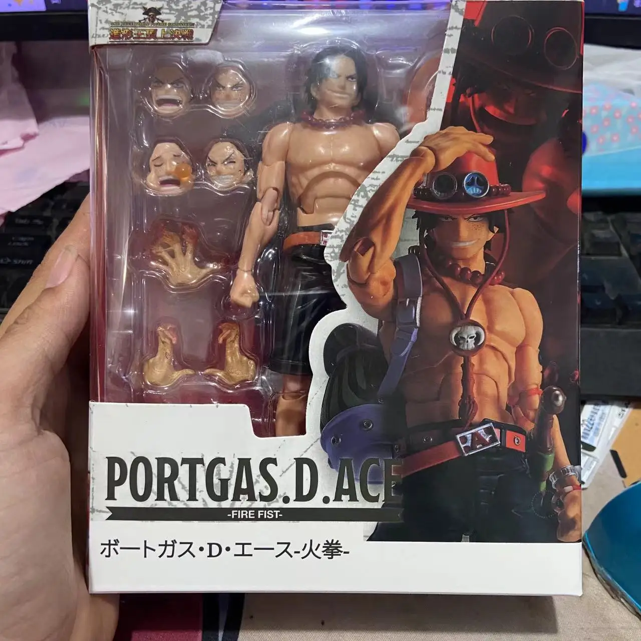 Фигурка SHF Портгас Д. Эйс, аниме One Piece, Огненный Кулак Эйс, коллекционная, подвижная, из ПВХ, 17 см, настольное украшение, модель, игрушка
Фигурка SHF Портгас Д. Эйс, аниме One Piece, Огненный Кулак Эйс, коллекционная, подвижная, из ПВХ, 17 см, настольное украшение, модель, игрушка