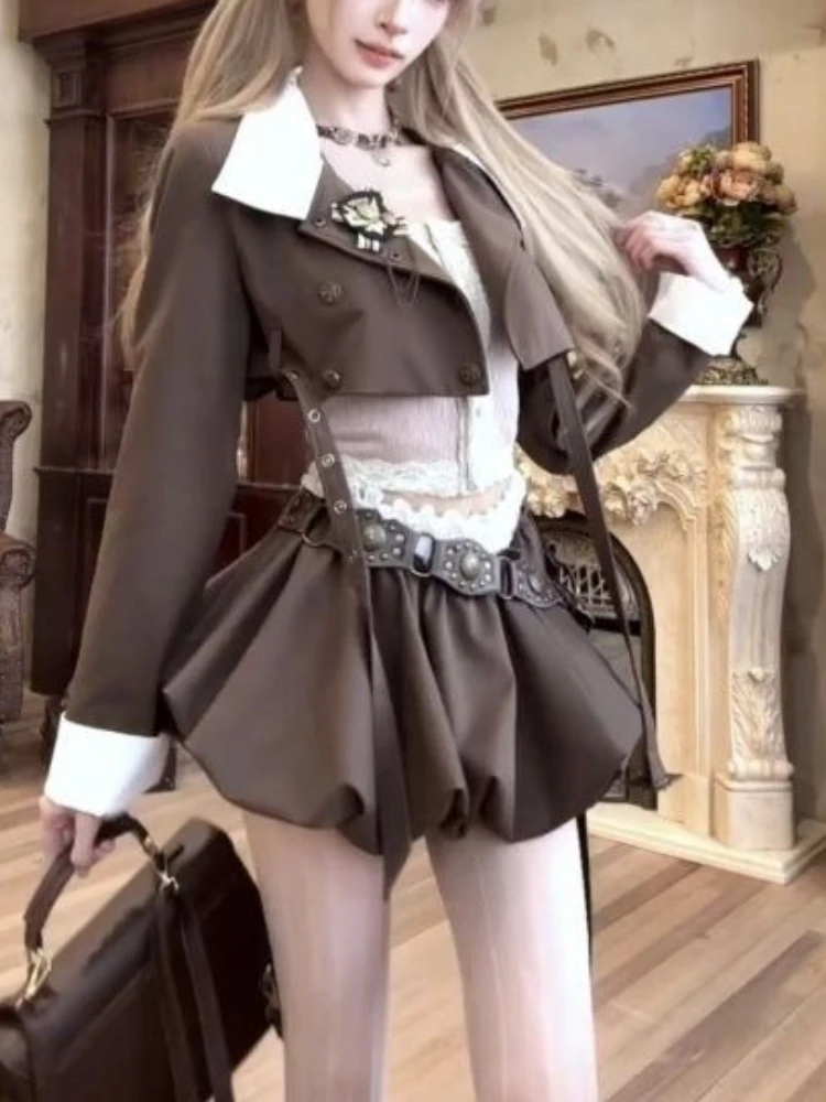 Осенний новый британский студенческий стиль Ретро женский наряд Мини-пальто + шикарный жилет + пушистая юбка Spice Girl Slim Vintage Y2k Комплект из 3 предметов 
Осенний новый британский студенческий стиль Ретро женский наряд Мини-пальто + шикарный жилет + пушистая юбка Spice Girl Slim Vintage Y2k Комплект из 3 предметов